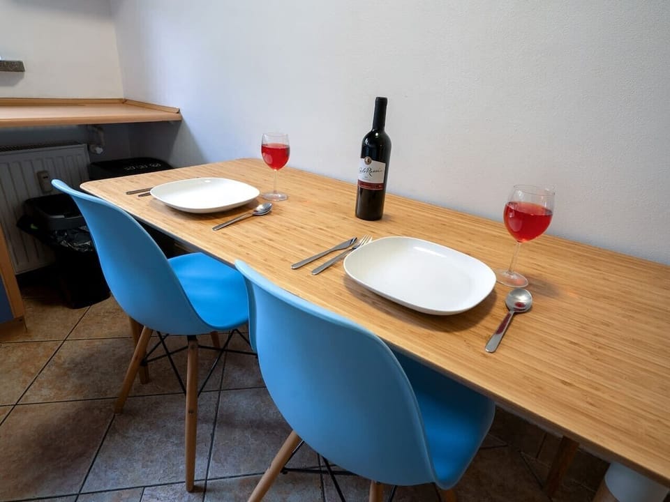 Gdańsk Apartment for 5 Guests - Great Location | Book Now with RENTUJEMY.COM