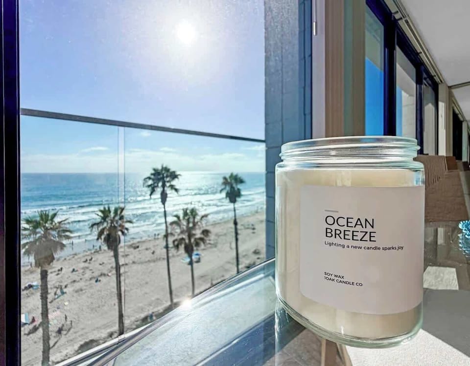 Feel that California Ocean breeeeeze at the Palm & Seeeaaa! 