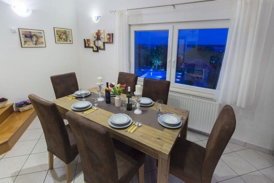 Dining room 3