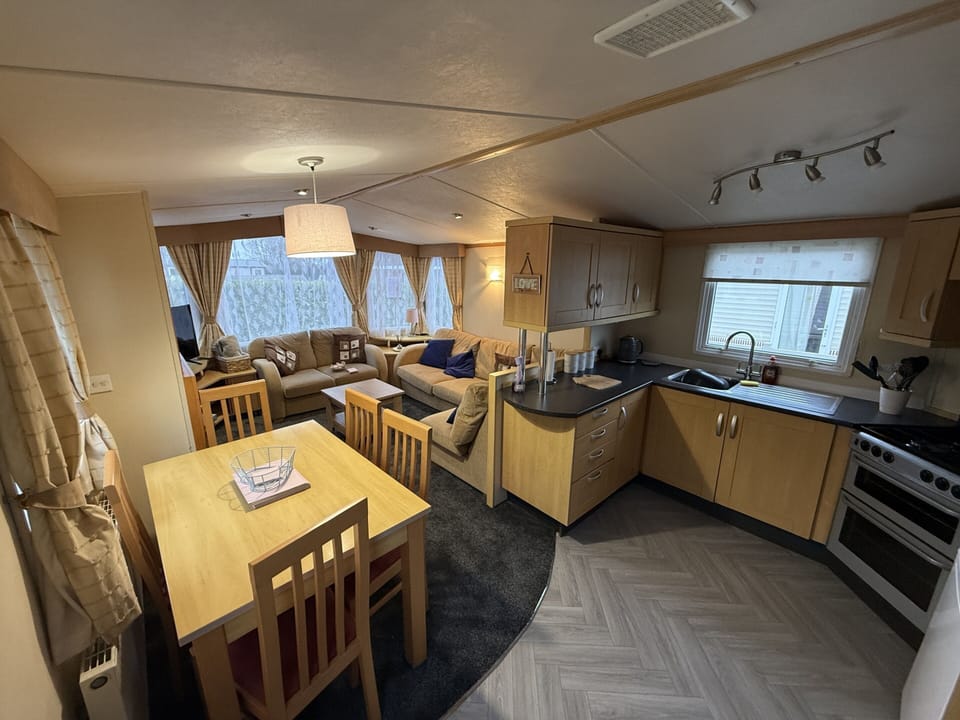 Kitchen/Dining