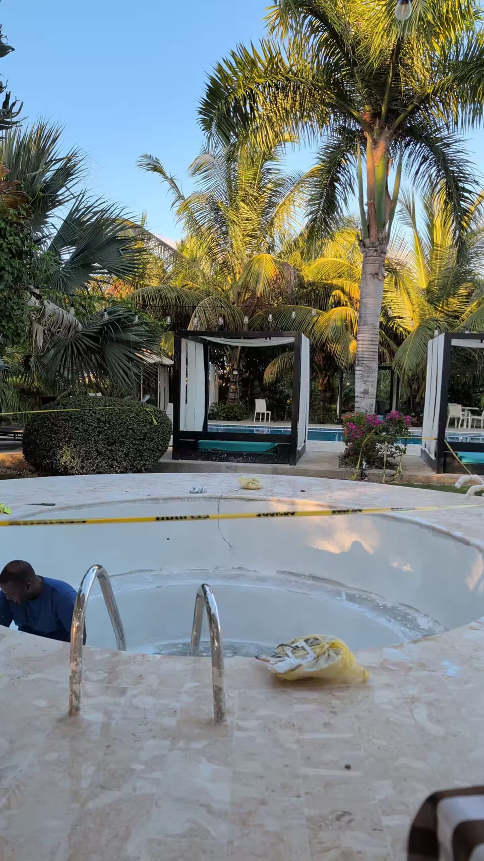 Outdoor spa tub