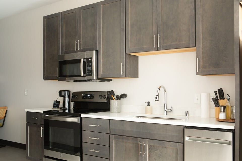 Morning coffee or a home-cooked dinner—everything you need is right at your fingertips.