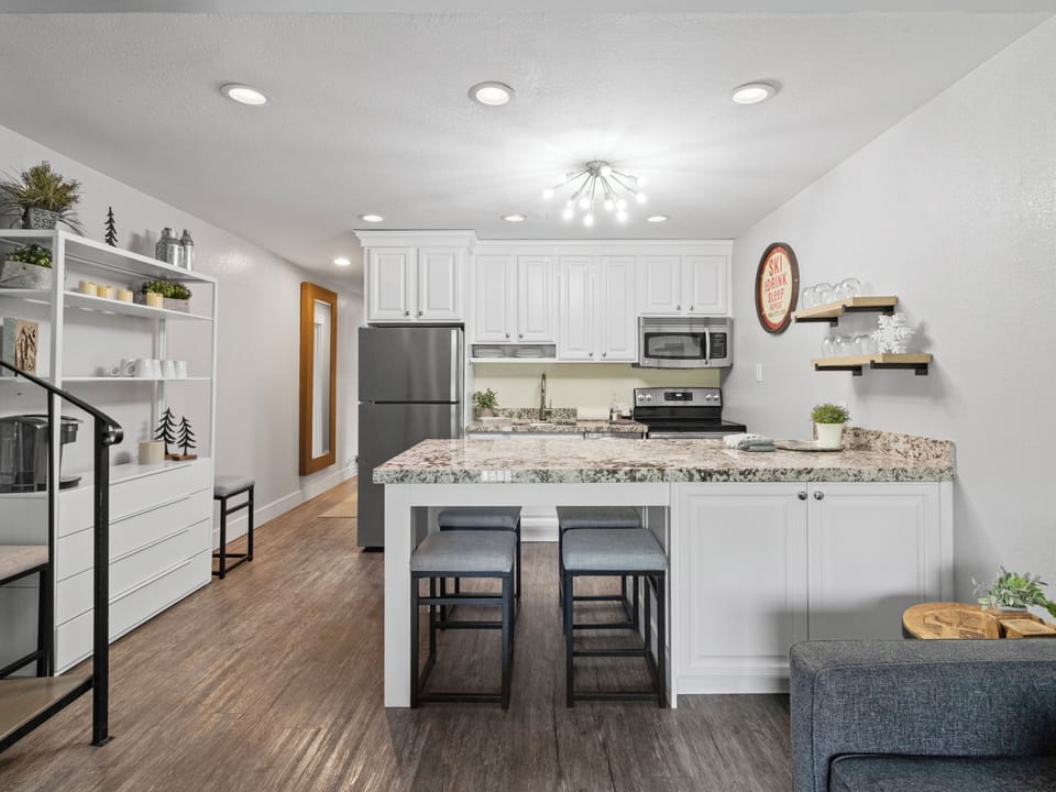 Full Kitchen