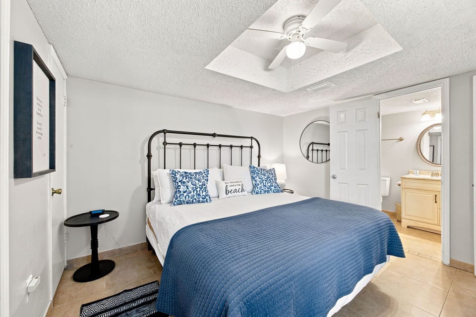 Lei Lani 202T - King bedroom