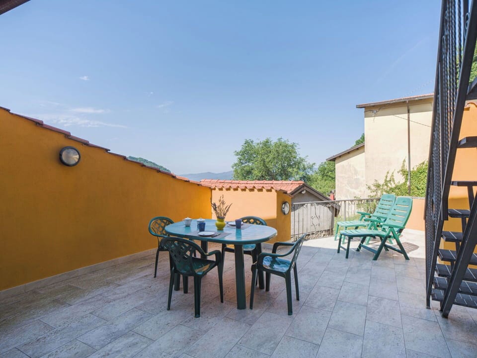 Home, Balcony, Outdoor Furniture, Shade, Houseplant, Wood Stain, Chair, Flowerpot, Eco Hotel, Handrail