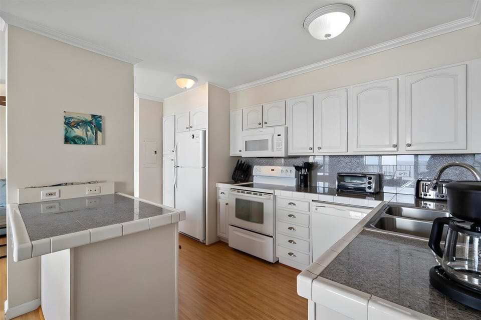 Kitchen With Island