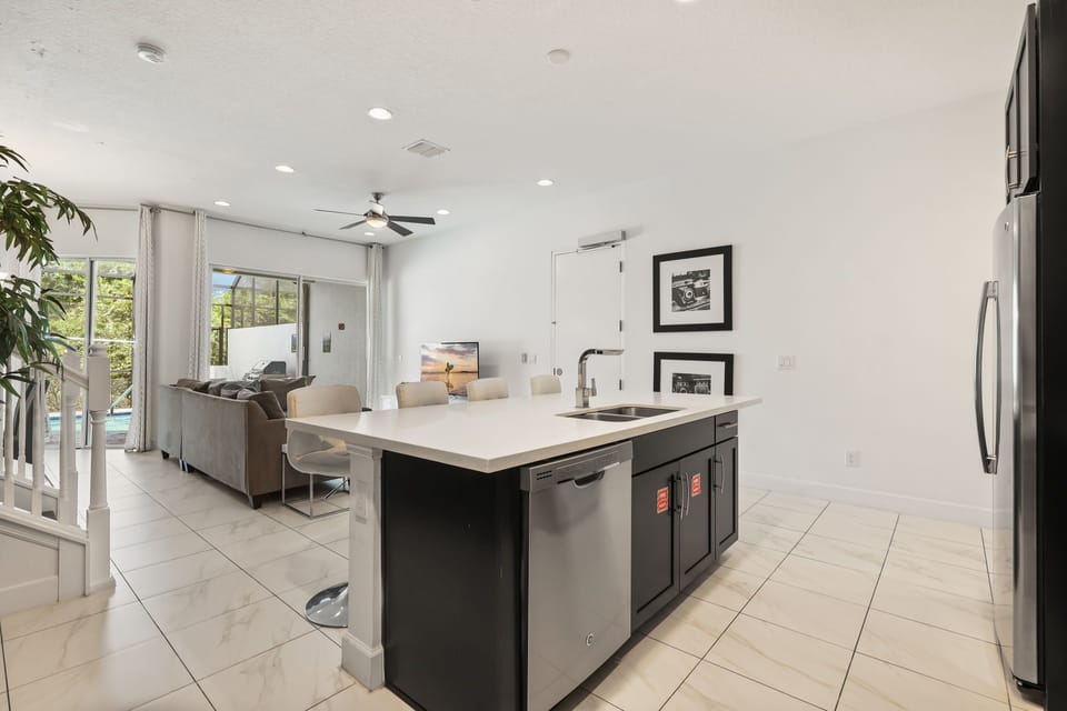 450 Captiva Drive (8).jpg