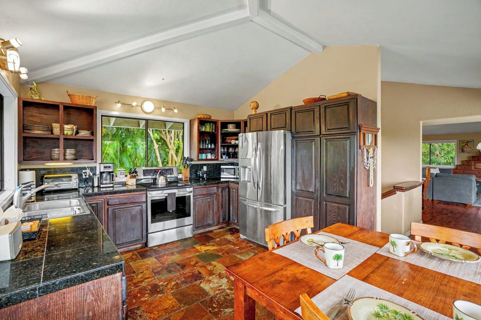 Kitchen with plenty of storage