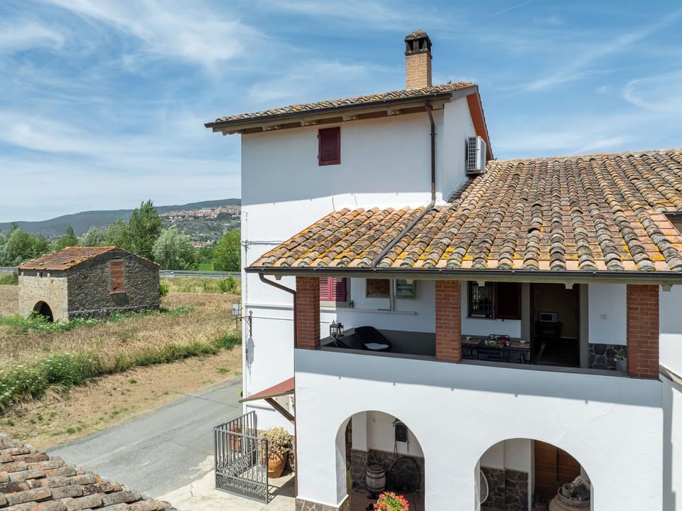 Roof, Cottage, Slope, Chimney, Villa, Balcony, Farmhouse