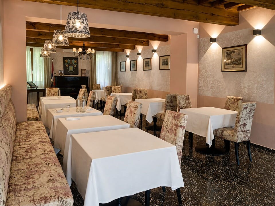 Autumn, Dining Room, Spring, Summer