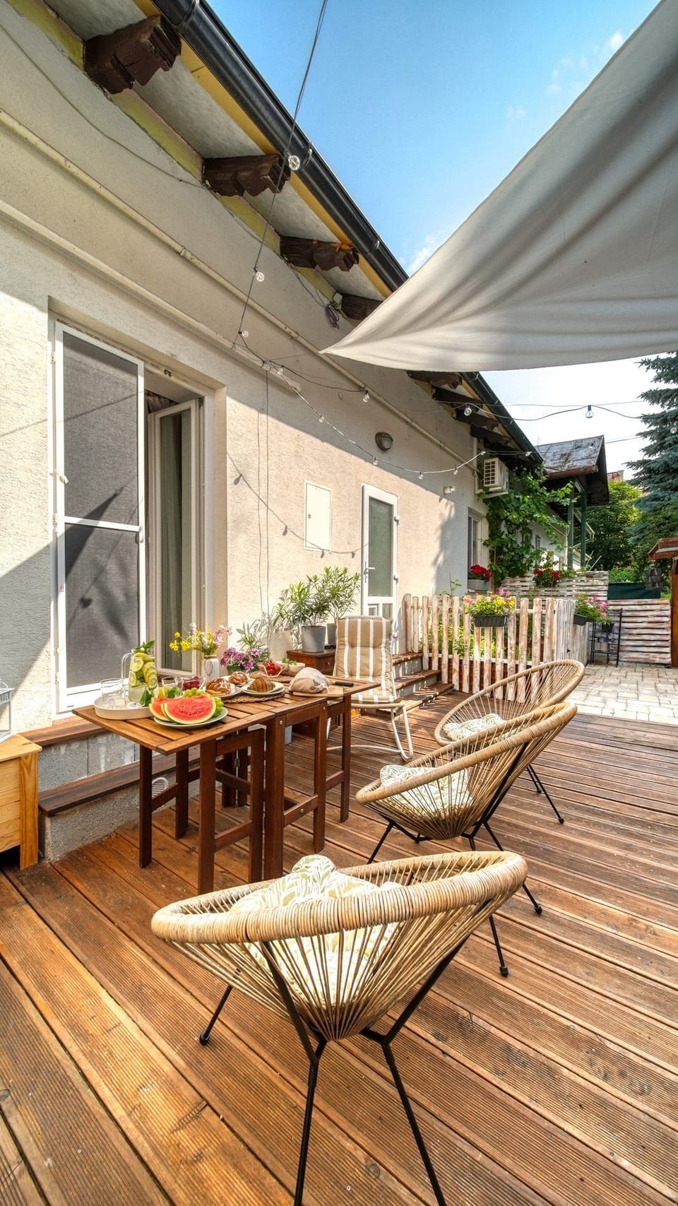 Outdoor dining