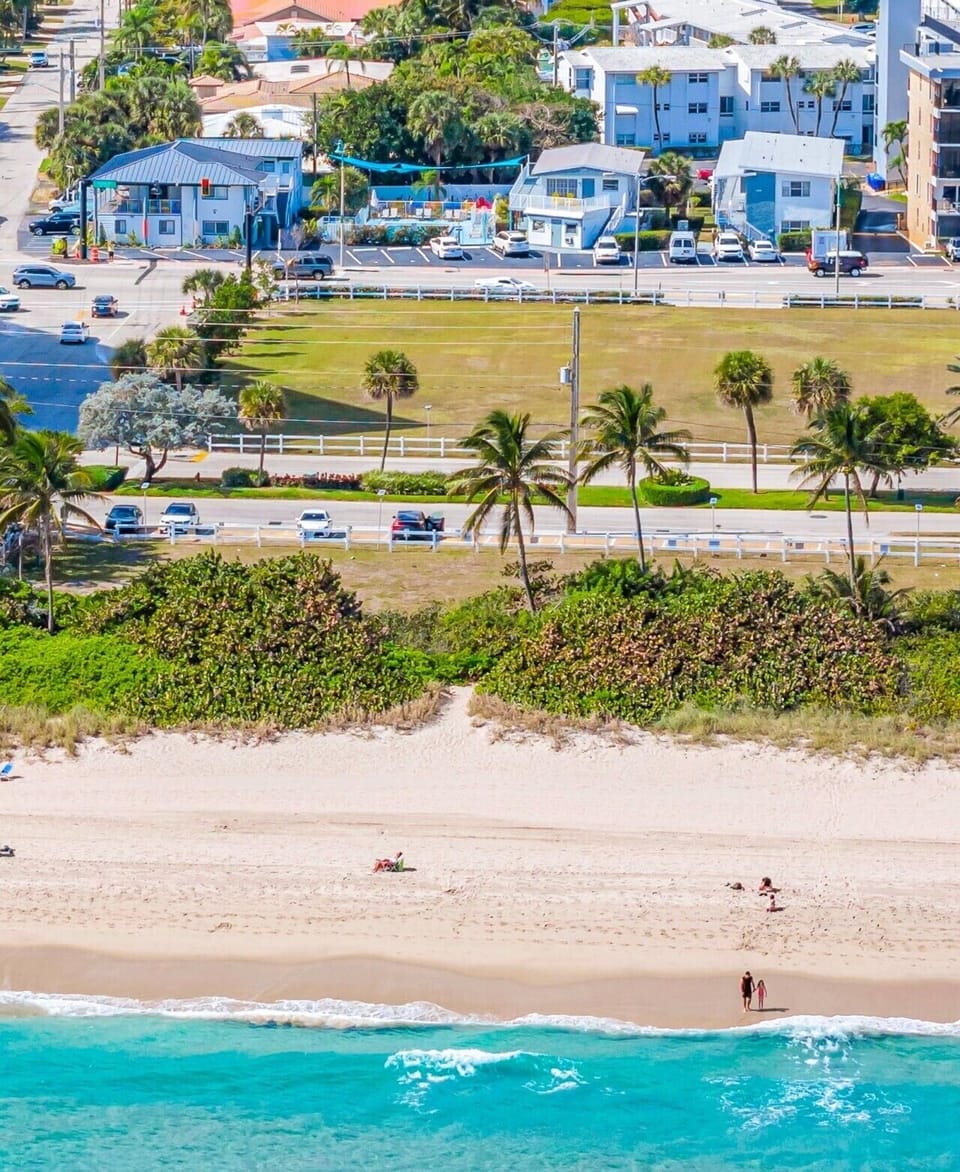 4051 N OCEAN DR--9 2