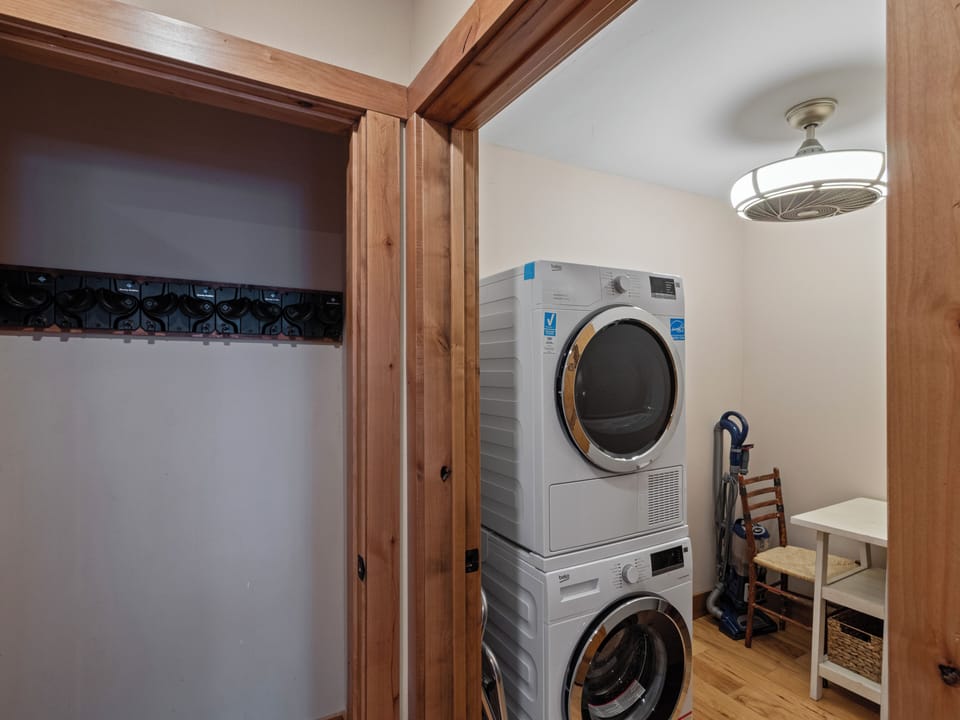 Private Laundry / Closet