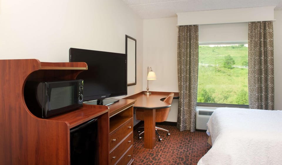 Bedroom. Interior and views may vary based on location and availability.