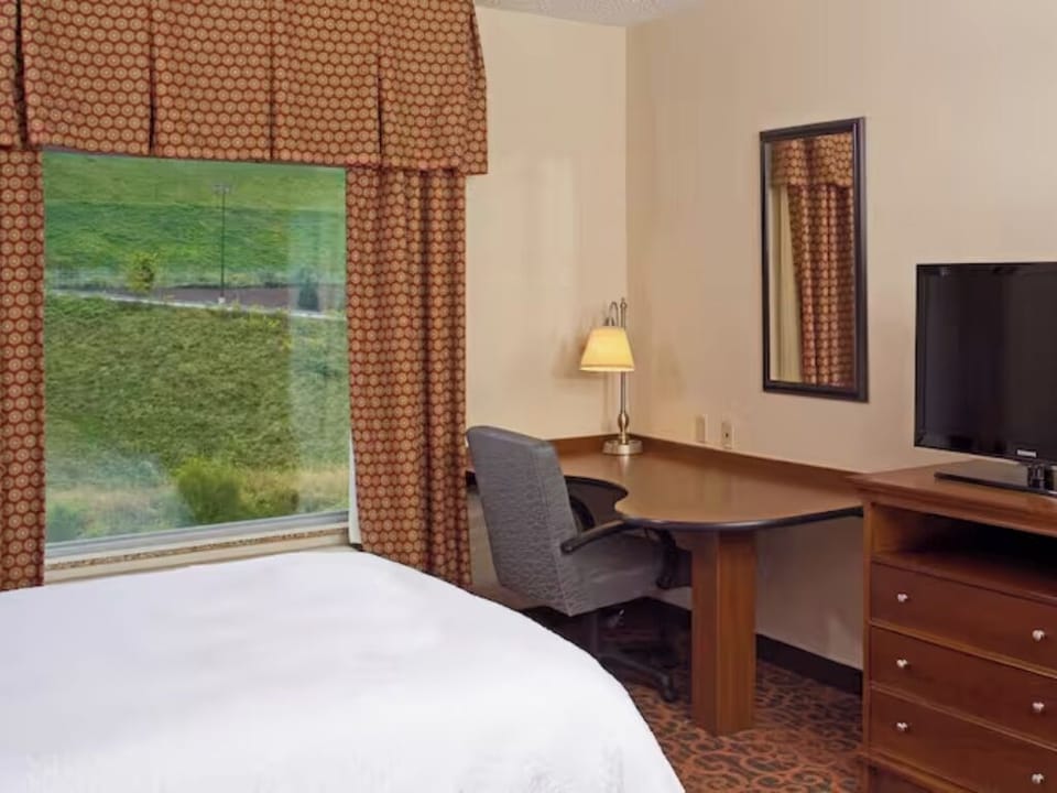 Bedroom. Interior and views may vary based on location and availability.
