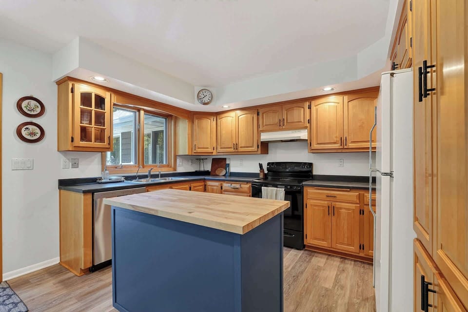 Well Appointed Kitchen boasts new island