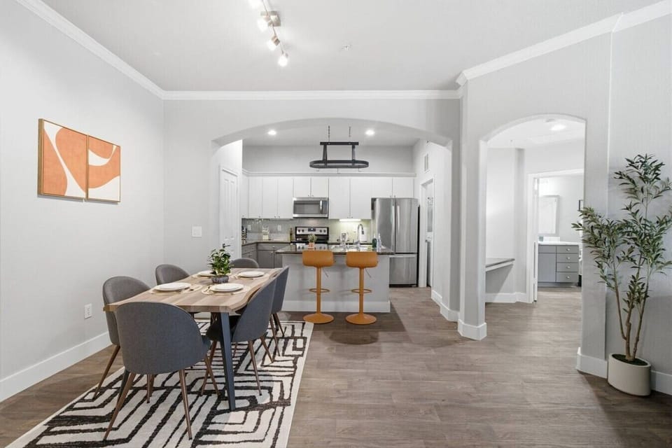 Dining Area Open To Kitchen
