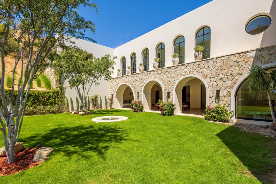 Private yard and garde