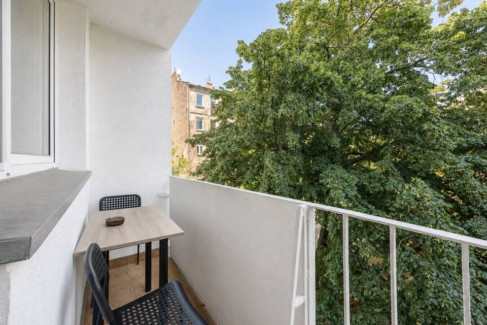 Apartment in Warsaw for 6 Guests | Book Now with RENTUJEMY.COM