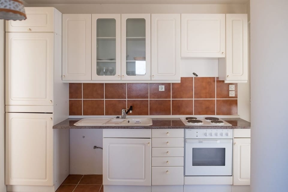Kitchen 1