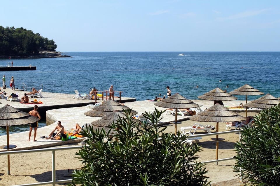 Nearby beaches