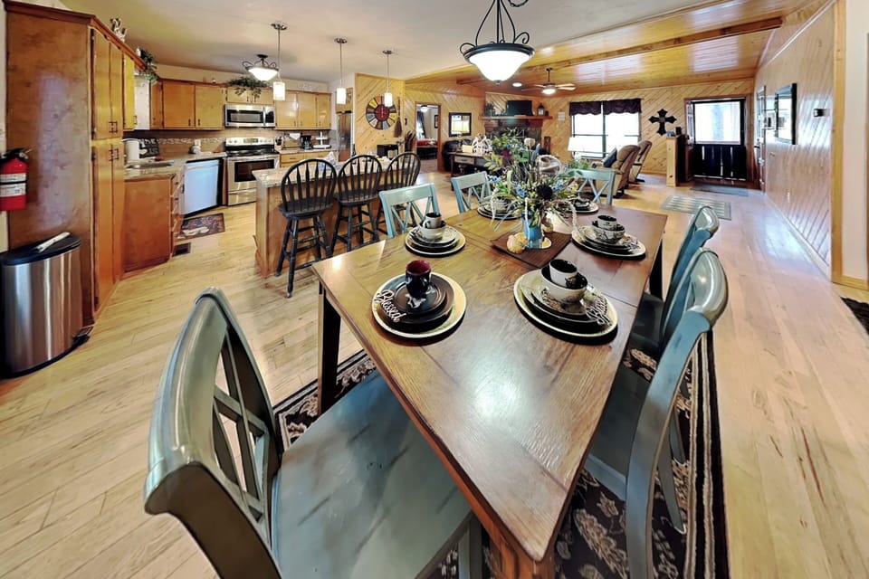 Open Concept Living Room, Kitchen, & Dining Area