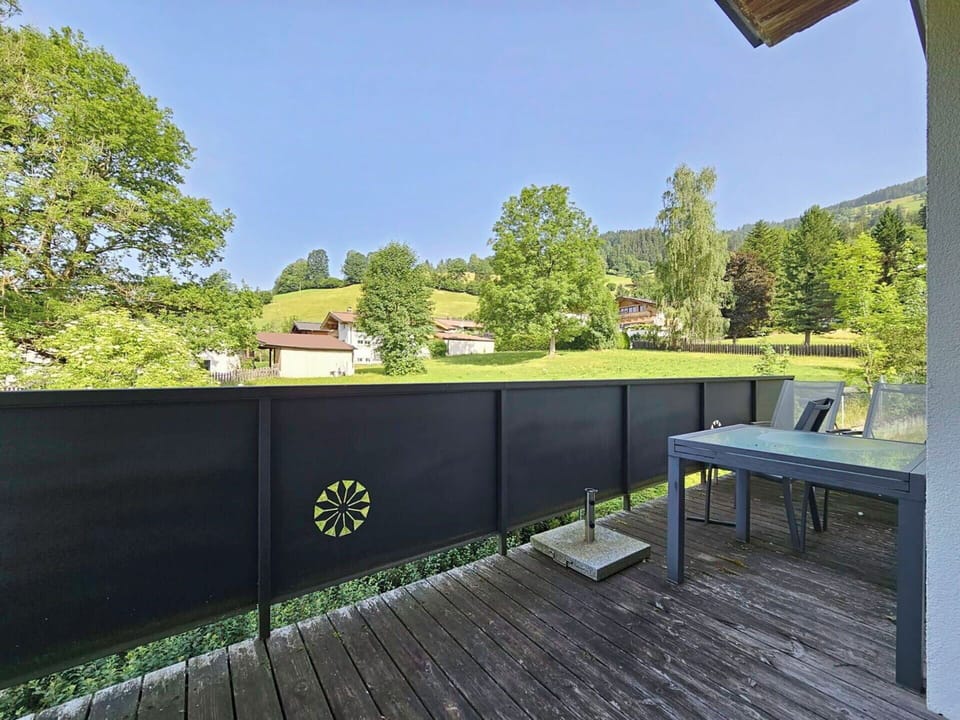 Shade, Fence, Hardwood, Houseplant, Flowerpot, Home Fencing, Plank
