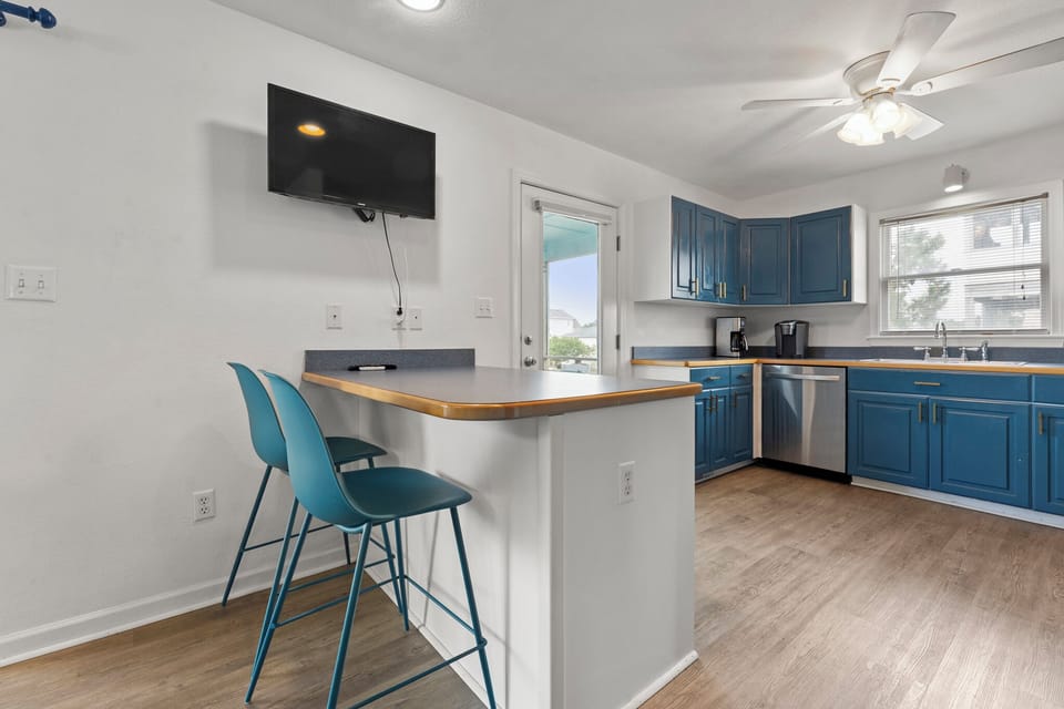 NHCA121: Lagoon Escape | Mid Level Kitchen