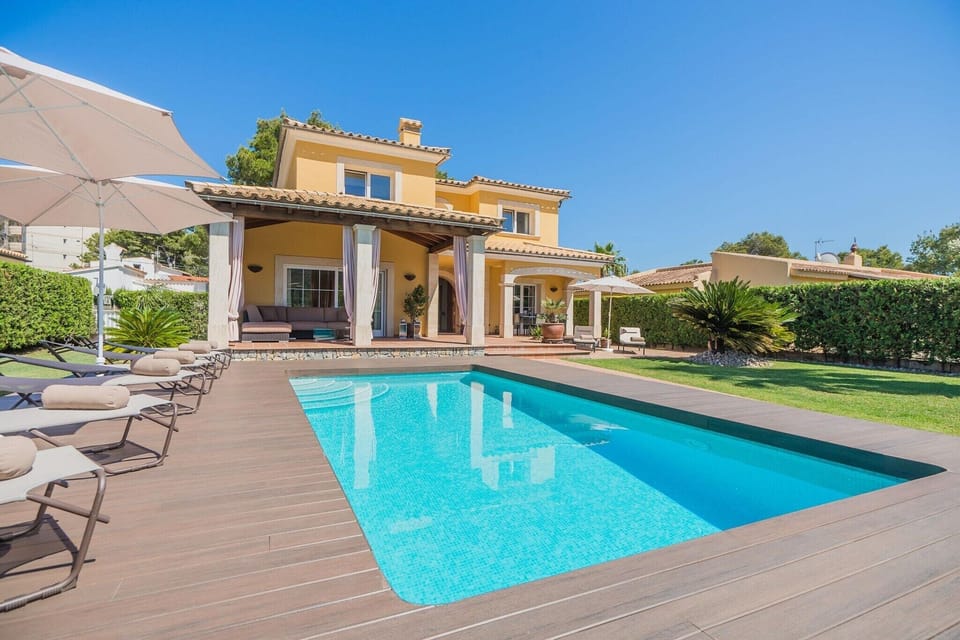 Holiday Home Swimming Pool