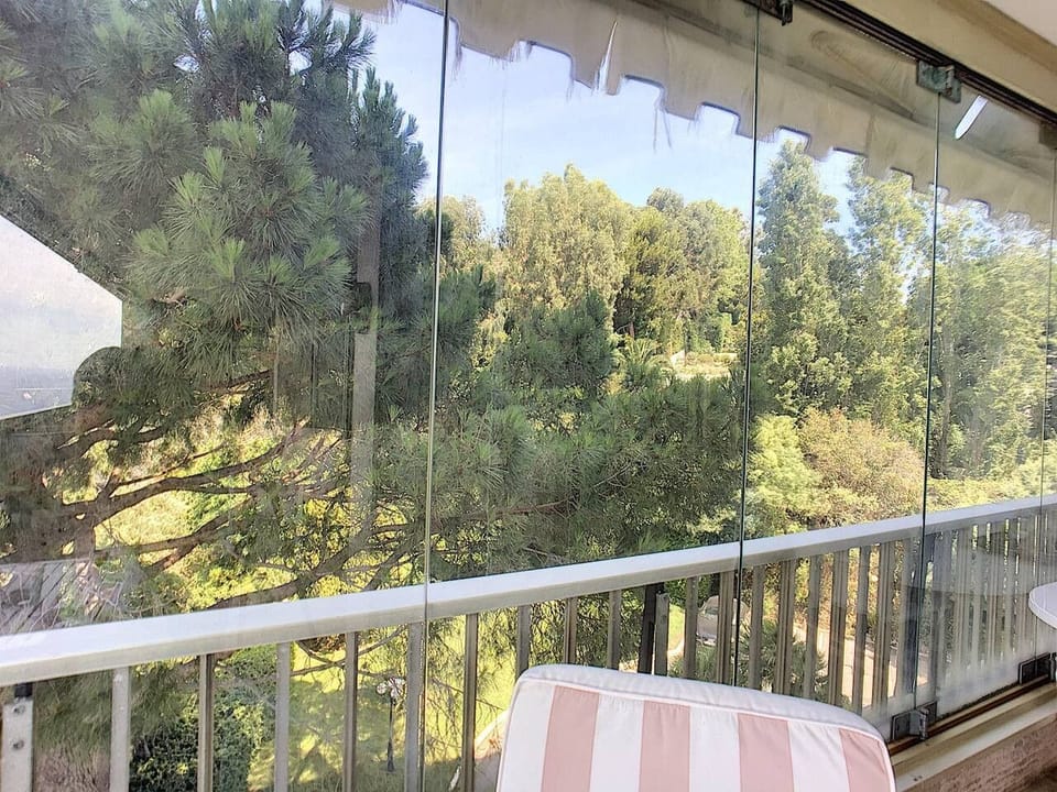 6446000 FRGK `Semiramis Prestige with Ocean View & Pool` Apartment in Cannes
