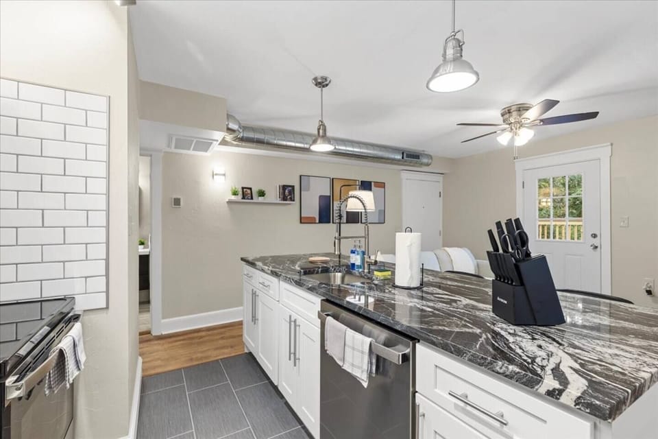 From quick breakfasts to family dinners—this kitchen is ready for it all.
