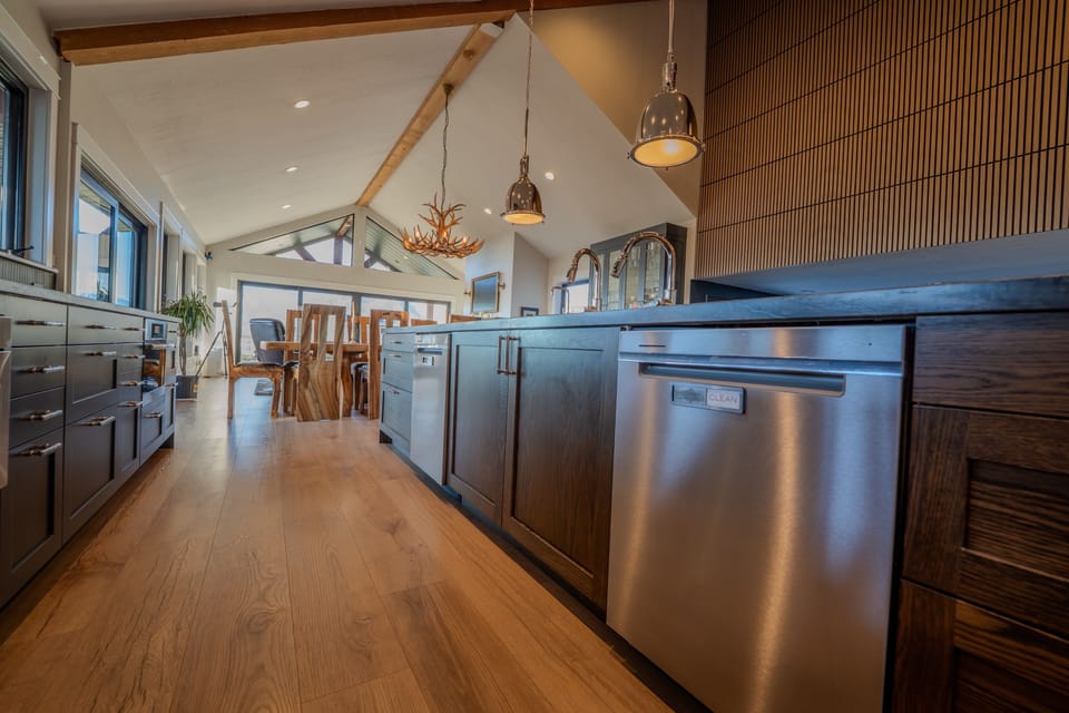 Three refrigerators and two dishwashers make hosting groups remarkably easy.