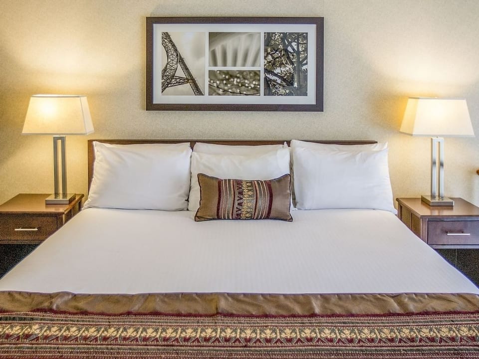 Bedroom. Interior and views may vary based on location and availability.