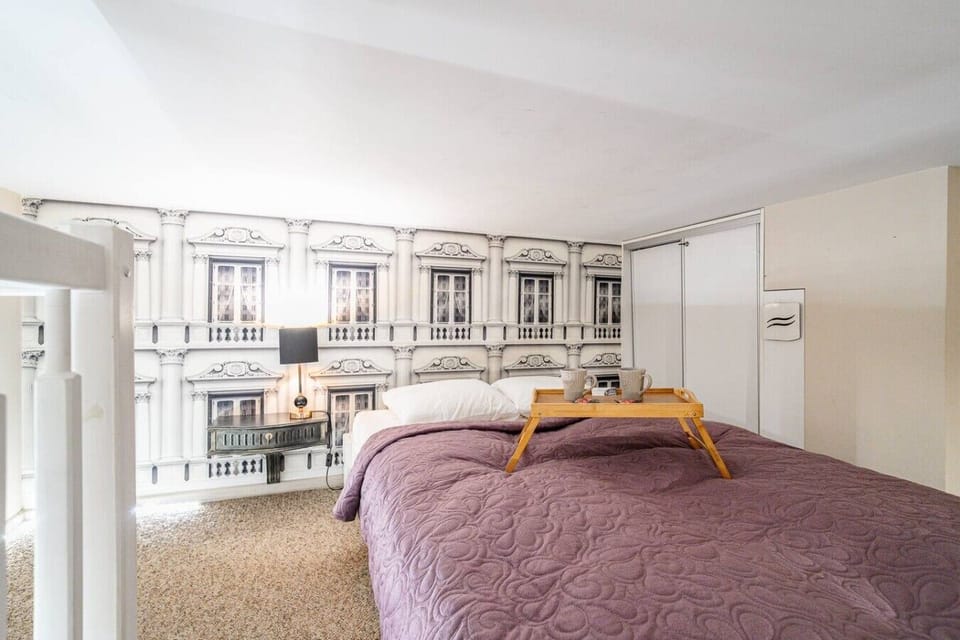 Kraków Studio in Great Location Near Old Town & Wawel | Book Now with RENTUJEMY.COM