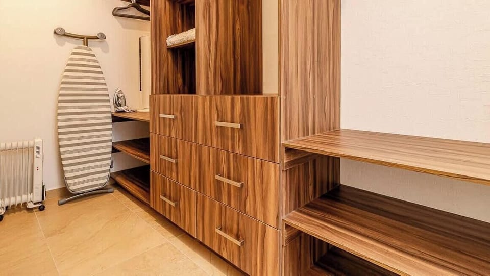Walking closet de habitación principal.