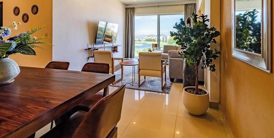 Comedor conexión con la sala.