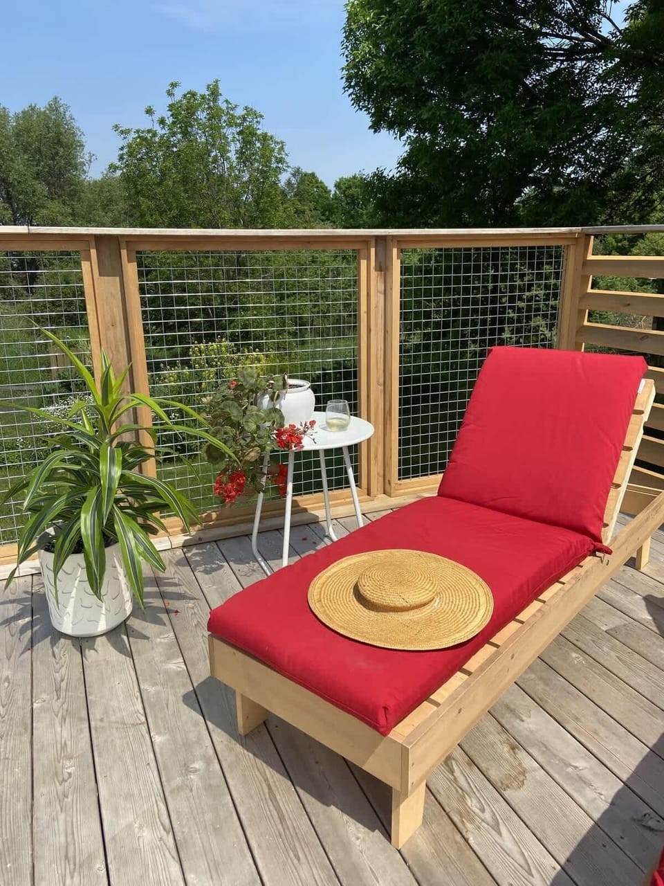 Your spot poolside awaits
