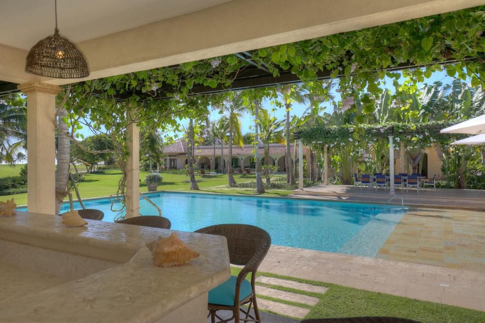 Arrecife 25 – Spacious Villa with Golf Views (8257)