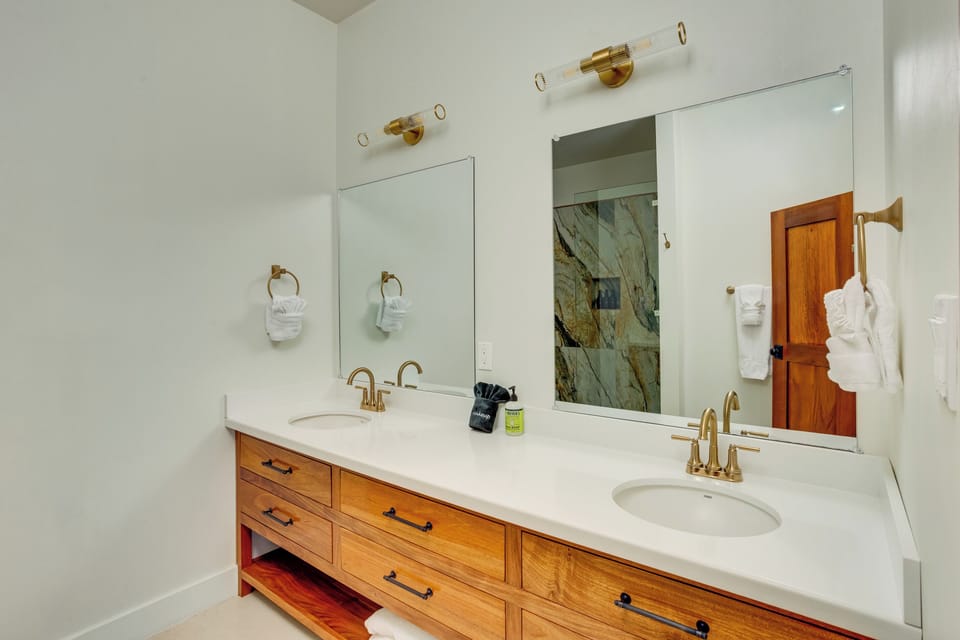Primary Bathroom with hot and cold shower & Jack and Jill sinks