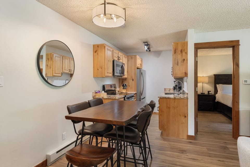 Dining Area | Table for 6