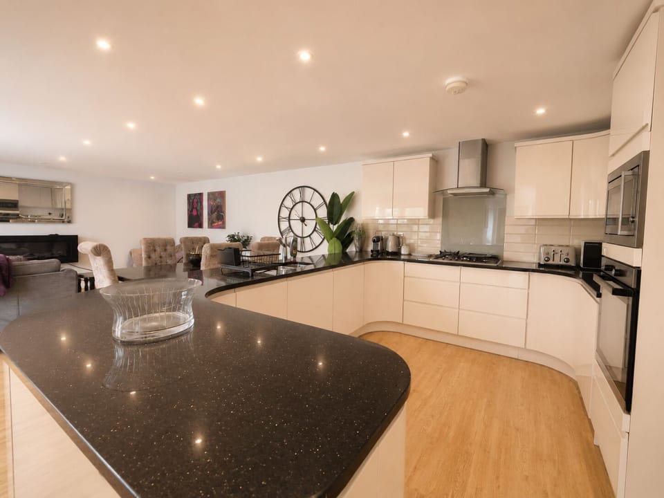 The Bungalow - Kitchen