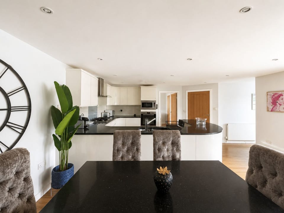 The Bungalow - Dining Kitchen