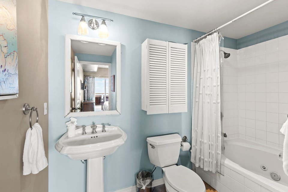 Primary ensuite bathroom