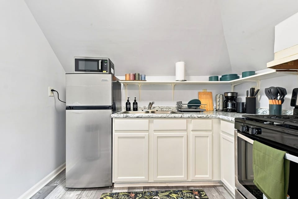 Full Kitchen with Stainless Steel Appliances