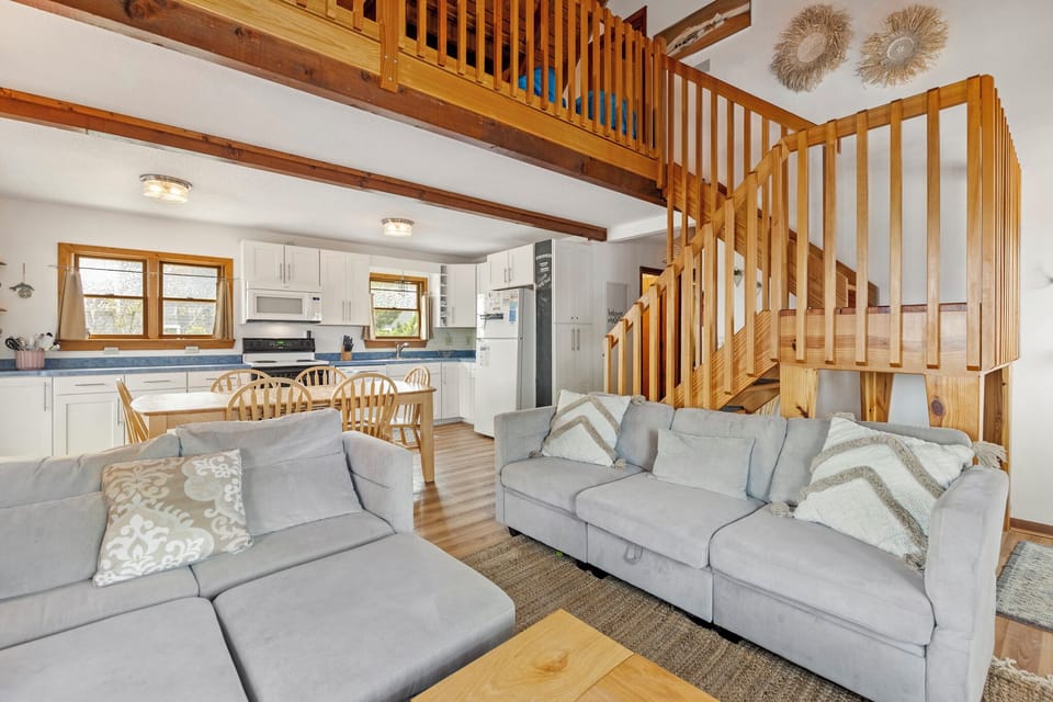 Eureka: Living Area