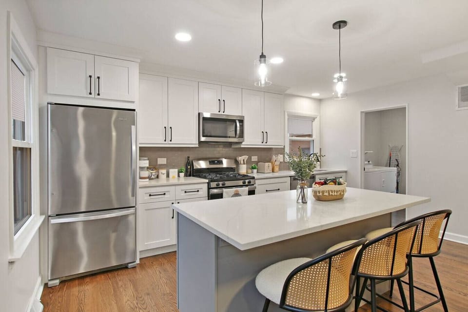 Eat, cook, and enjoy in this beautiful space.
