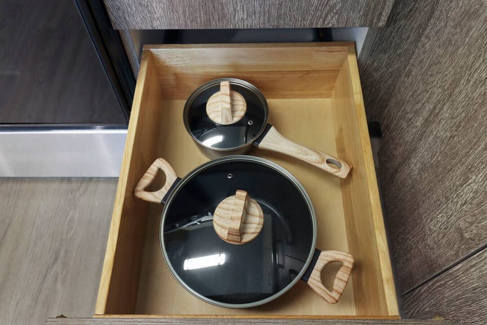 Fully equipped kitchen with all you need.