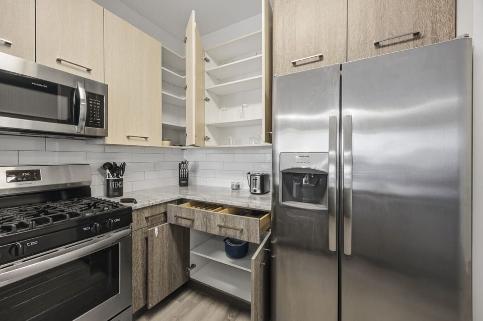 Fully equipped kitchen with all you need.