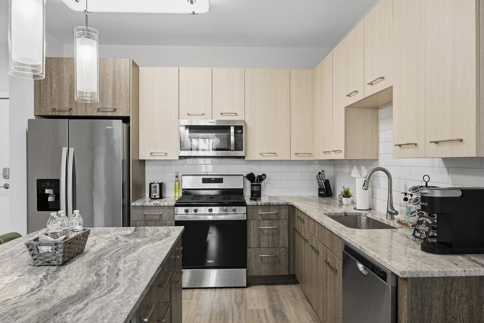 Fully equipped kitchen with all amenities.