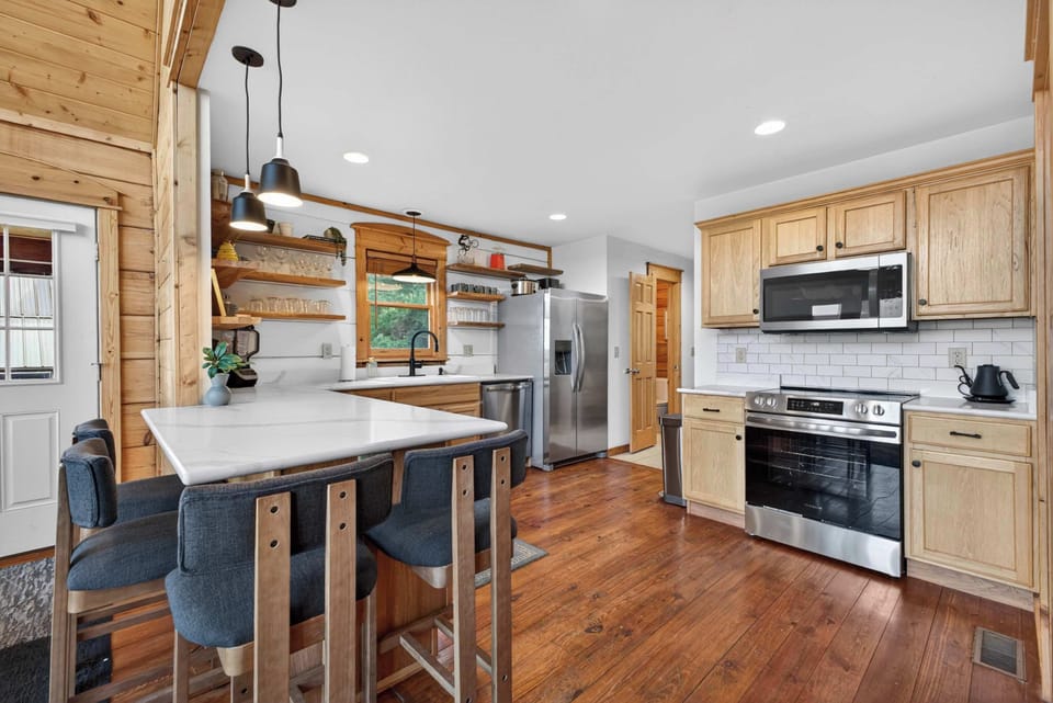  Fully equipped & ready for real meals — because the best trips include home-cooked breakfasts.